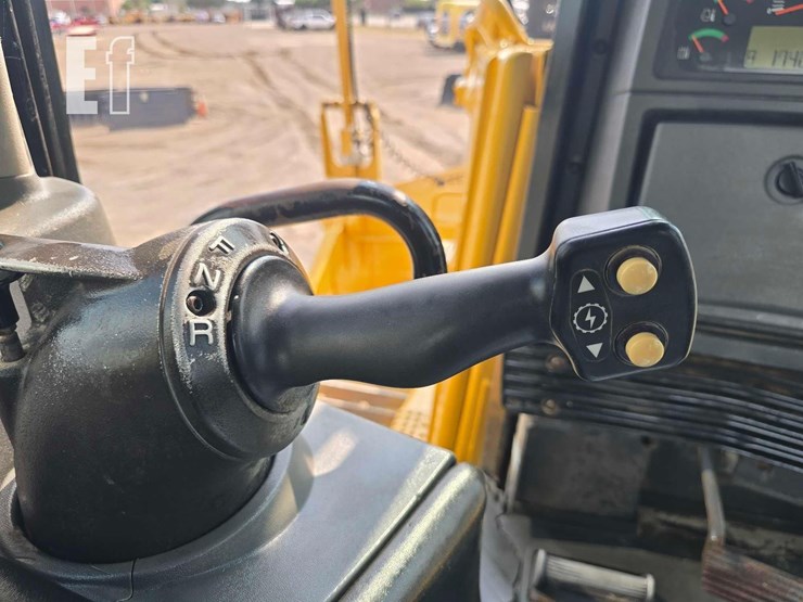 2007-caterpillar-d8t-image-17