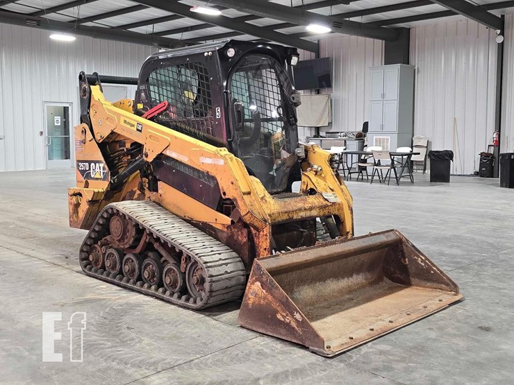 2015-caterpillar-257d-image-2