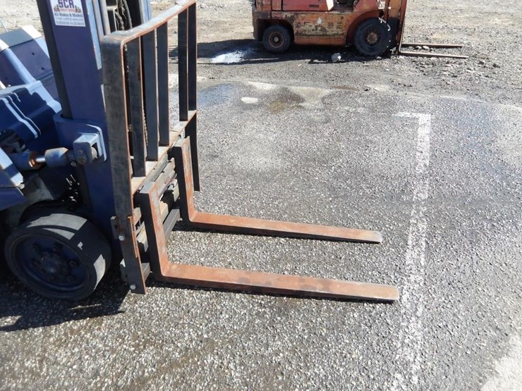 komatsu-fg25st-11-forklift-image-6