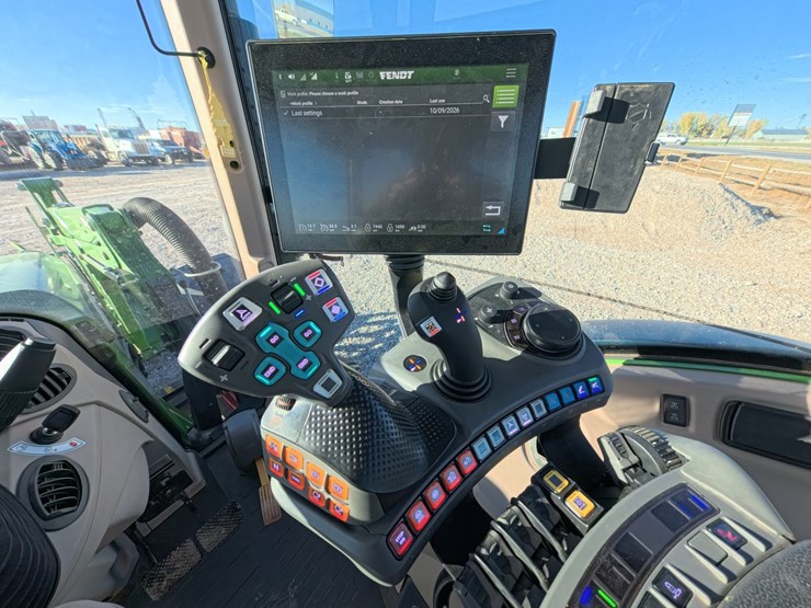 #1064-•-2023-fendt-514-vario-tractor-image-36