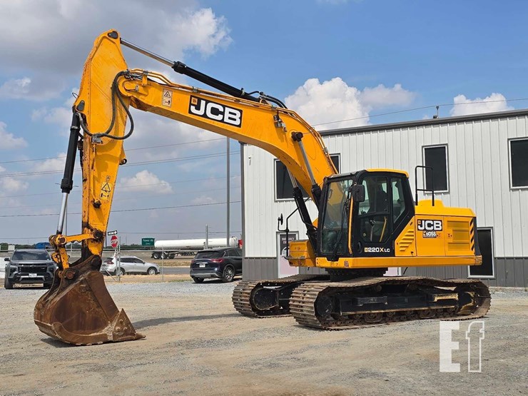 2023-jcb-220x-lc-image-1
