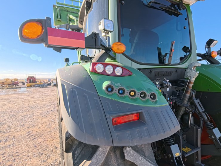 #1064-•-2023-fendt-514-vario-tractor-image-54