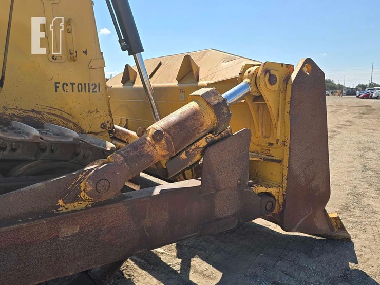 2013-caterpillar-d8t-image-11