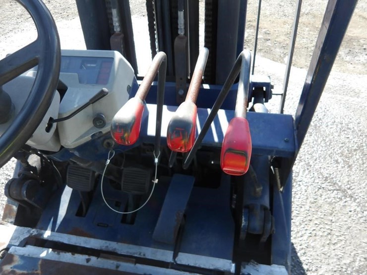 komatsu-fg25st-11-forklift-image-19