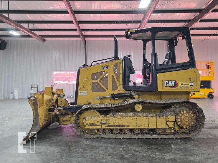 2021-caterpillar-d2-image-5