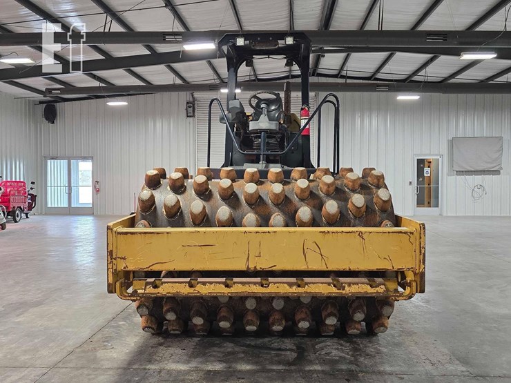 2012-caterpillar-cp54b-image-7
