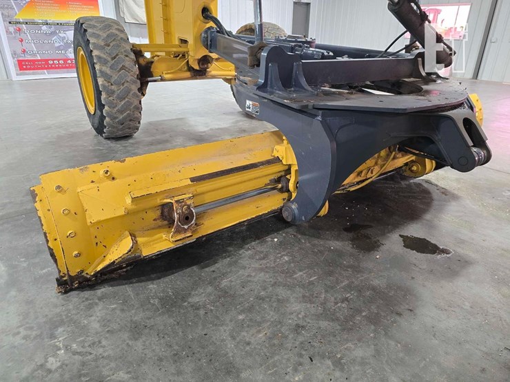 2012-deere-672g-image-12
