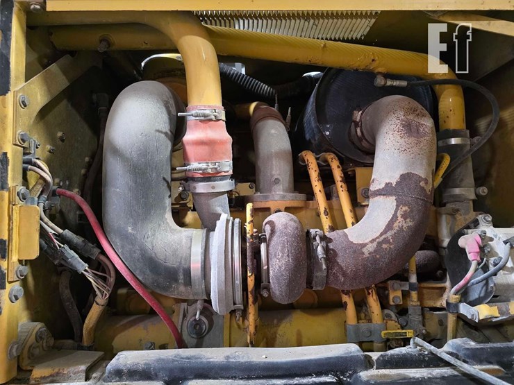 2005-caterpillar-140h-image-32