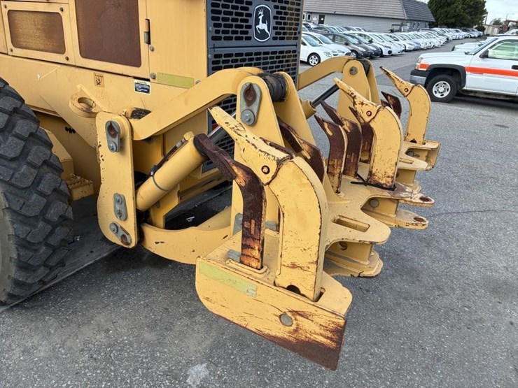 2005-deere-772d-image-19