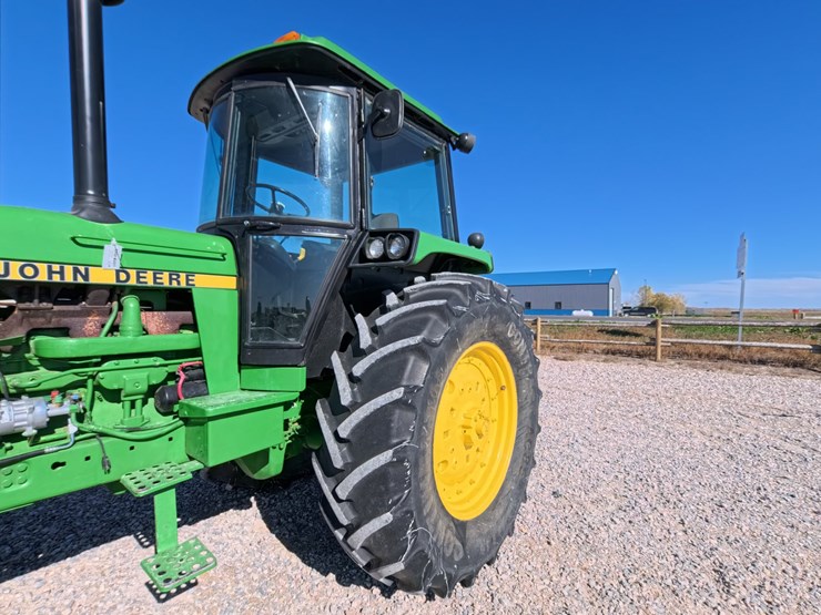 #1043-•-john-deere-4440-tractor-image-45