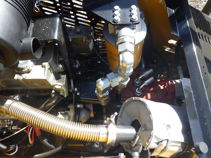 2026-cfg-kjt27-skid-steer-loader-image-10