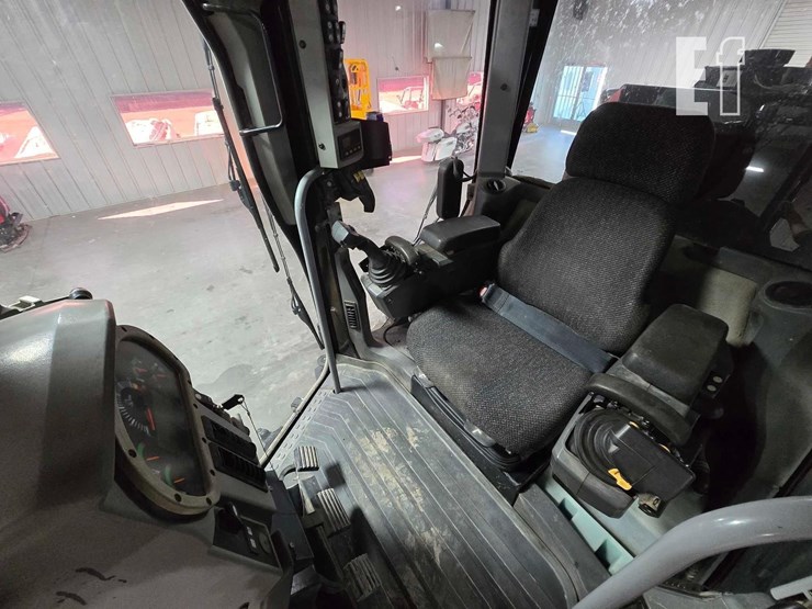 2013-caterpillar-12m2-image-13