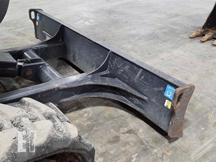 2024-deere-35-p-tier-image-15
