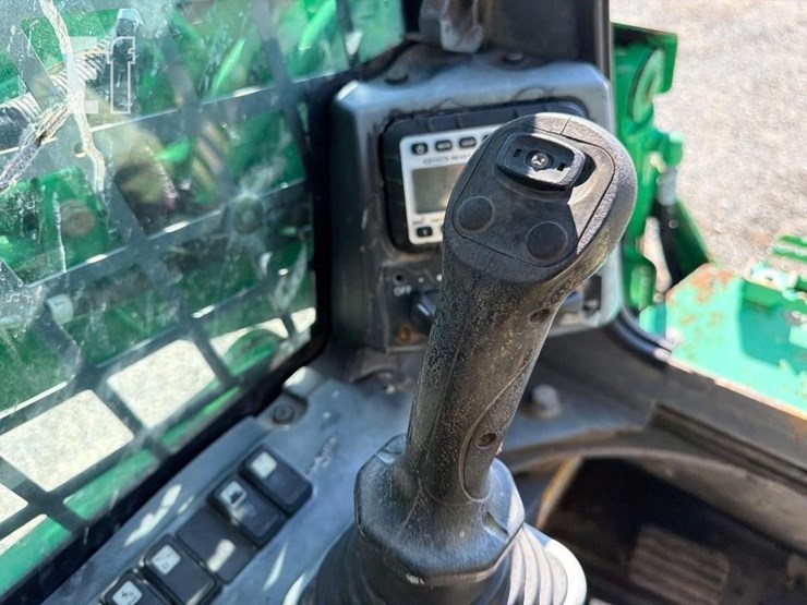 2019-takeuchi-tl10v2-image-37