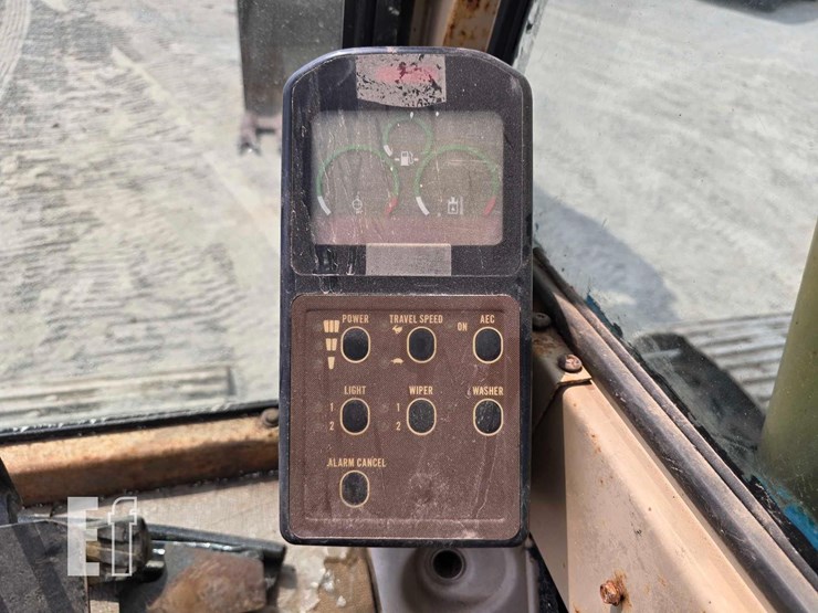1996-caterpillar-350l-image-19