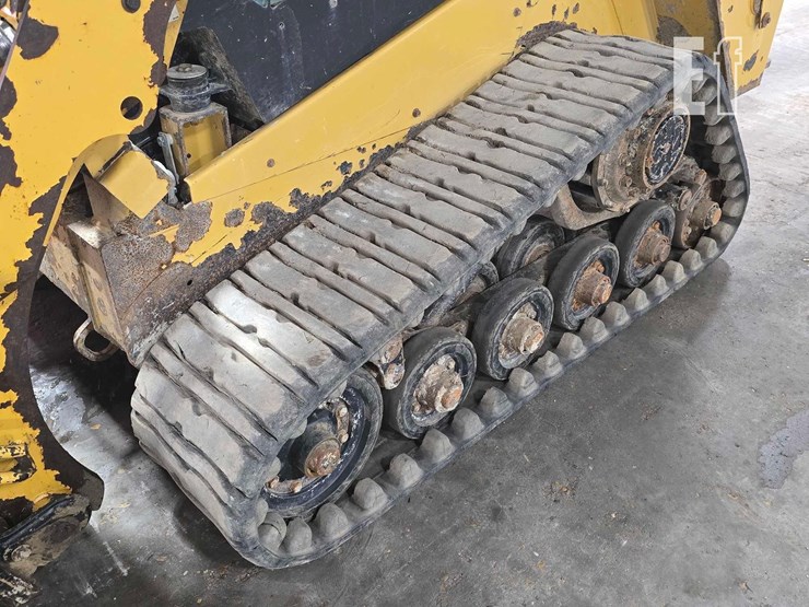 2015-caterpillar-257d-image-27