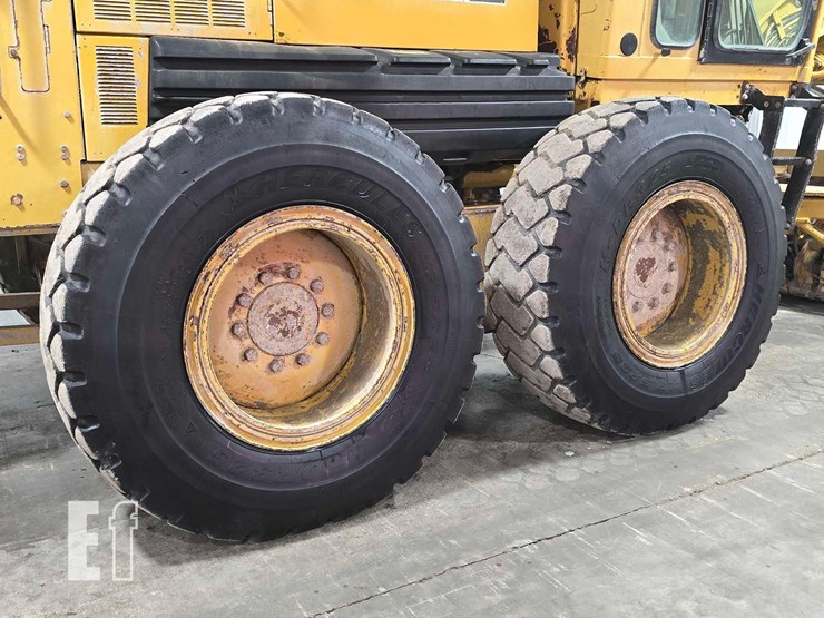 2005-caterpillar-140h-image-28