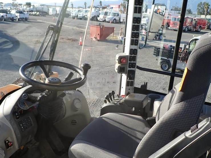 2018-volvo-l90h-wheel-loader-image-20