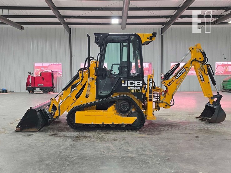2023-jcb-1cxt-image-5
