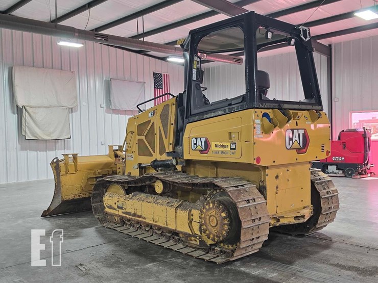 2021-caterpillar-d2-image-4
