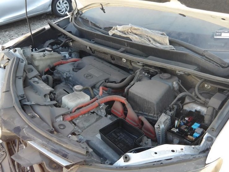 2018-toyota-rav4-xle-image-10