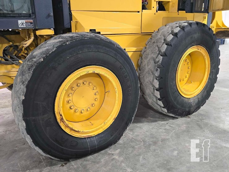 2012-deere-672g-image-28
