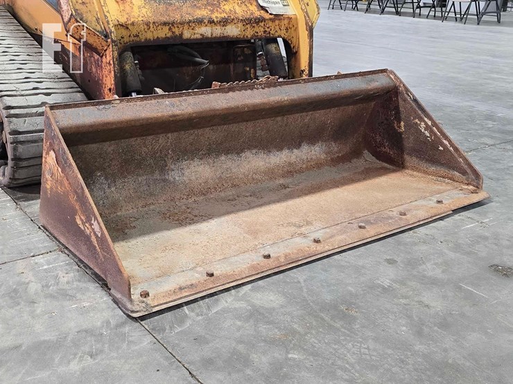2015-caterpillar-257d-image-10