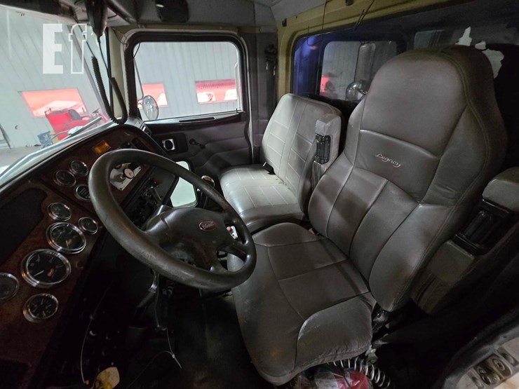 2005-peterbilt-357-image-9