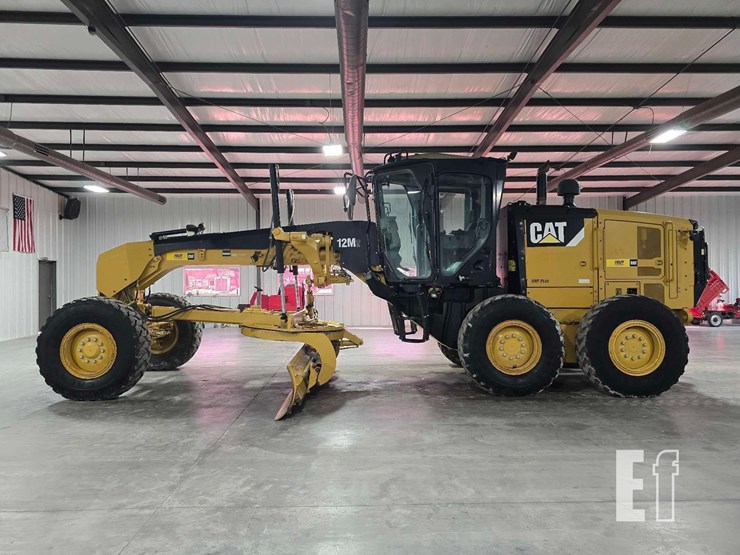 2013-caterpillar-12m2-image-5