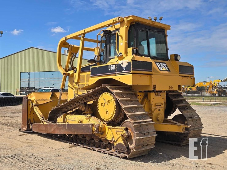 2007-caterpillar-d6r-image-4