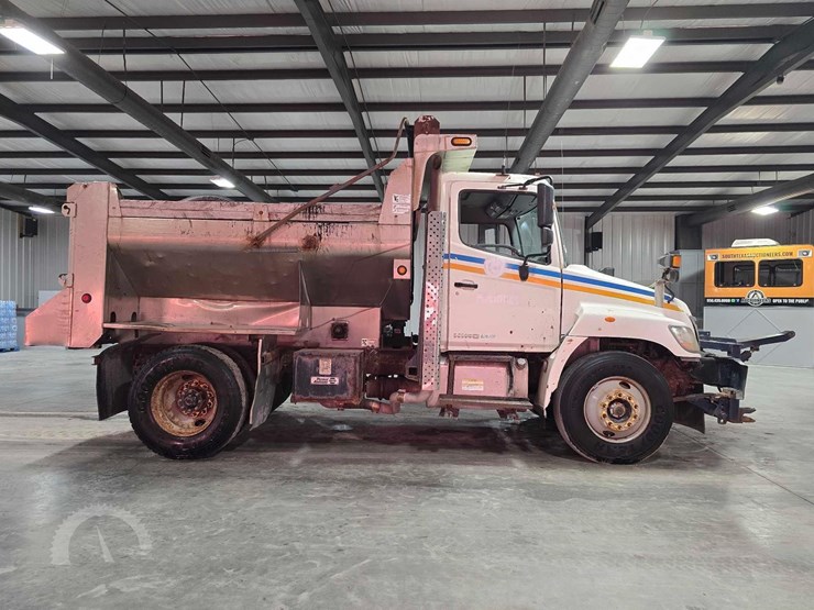 2010-hino-338-image-6