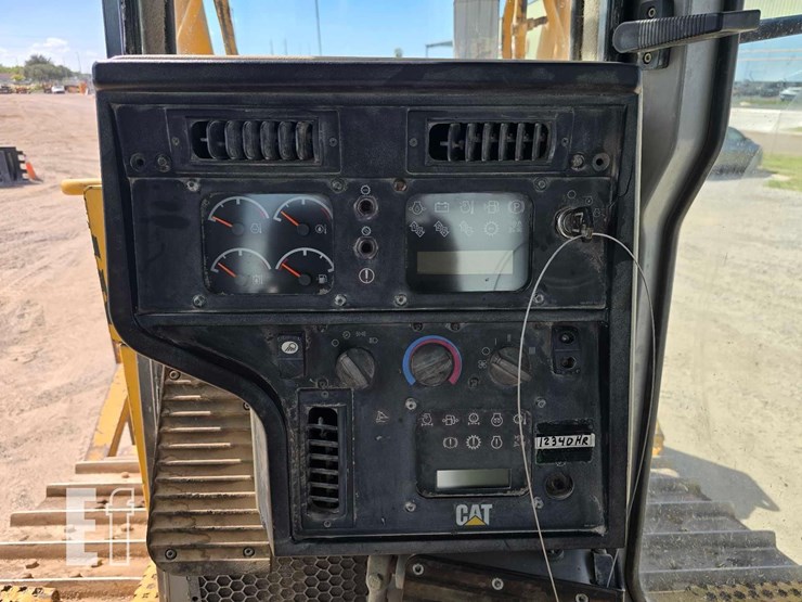 2007-caterpillar-d6r-image-14