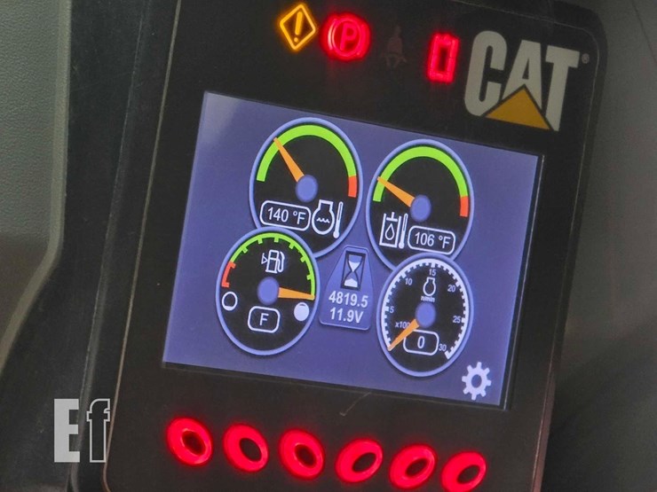 2015-caterpillar-257d-image-21