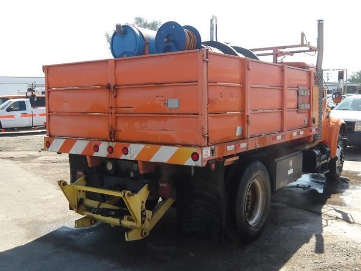 2001-international-4900-image-3