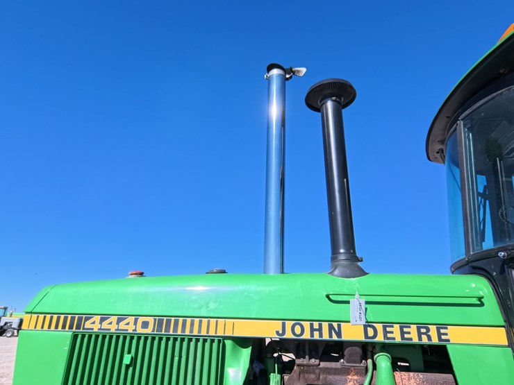 #1043-•-john-deere-4440-tractor-image-13