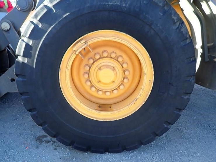2018-volvo-l90h-wheel-loader-image-12