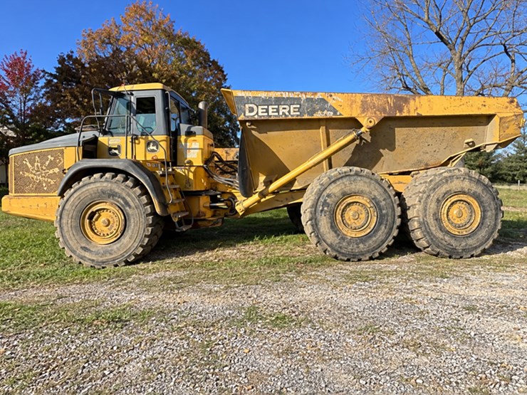 2013-deere-410e-image-1