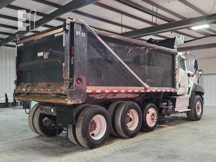 2016-caterpillar-ct660-image-3