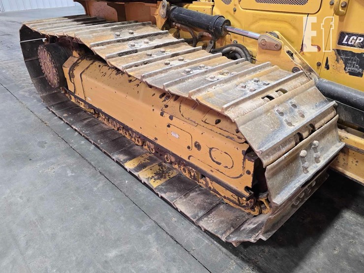 2021-caterpillar-d3-lgp-image-37