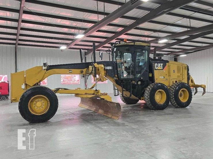 2011-caterpillar-140m2-image-1