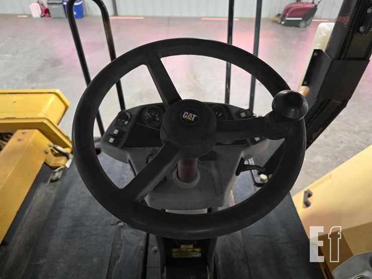 2009-caterpillar-cb64-image-18