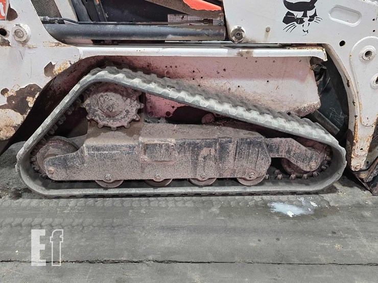 2013-bobcat-t110-image-26