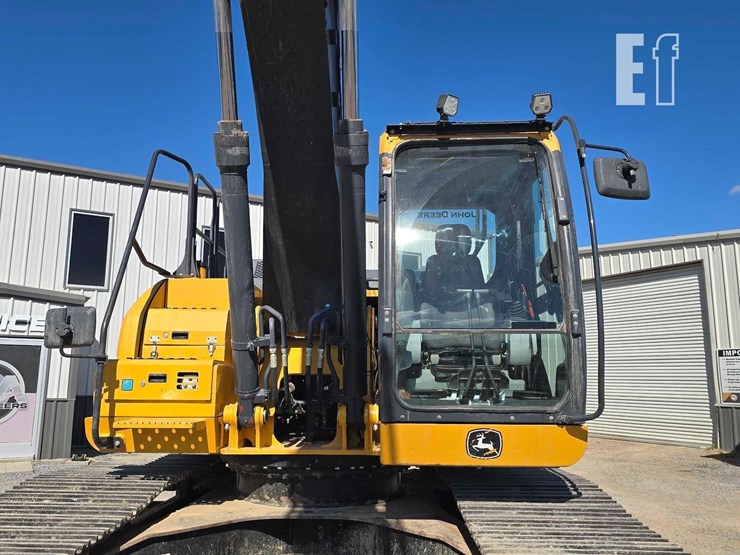 2022-deere-210g-lc-image-13