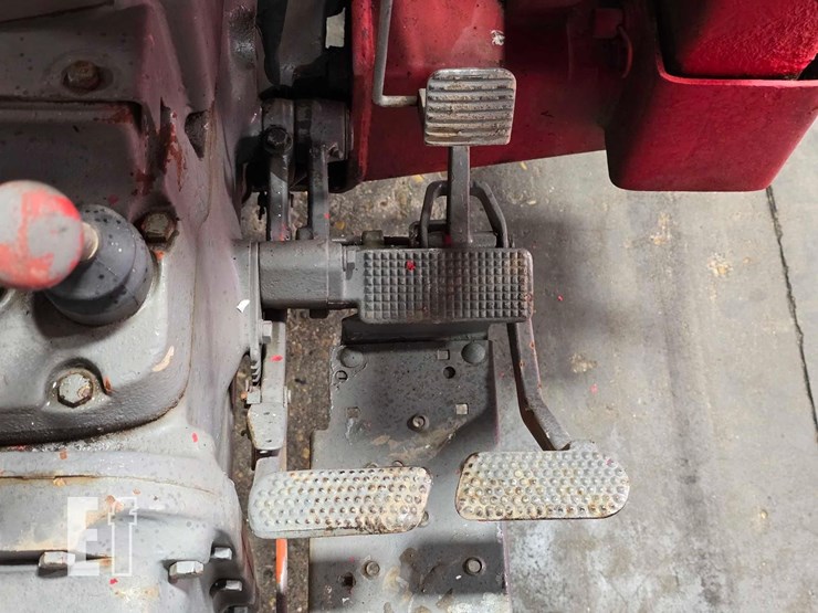 massey-ferguson-245-image-15