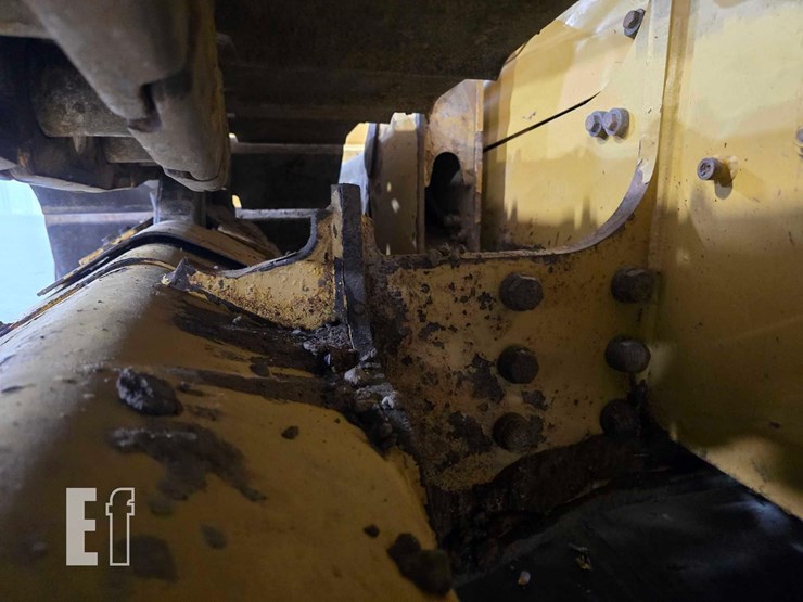 2021-caterpillar-d3-lgp-image-27