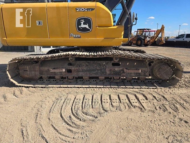 2022-deere-210g-lc-image-31