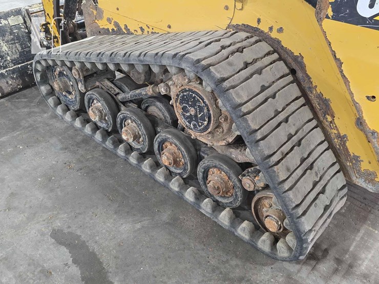 2015-caterpillar-257d-image-28