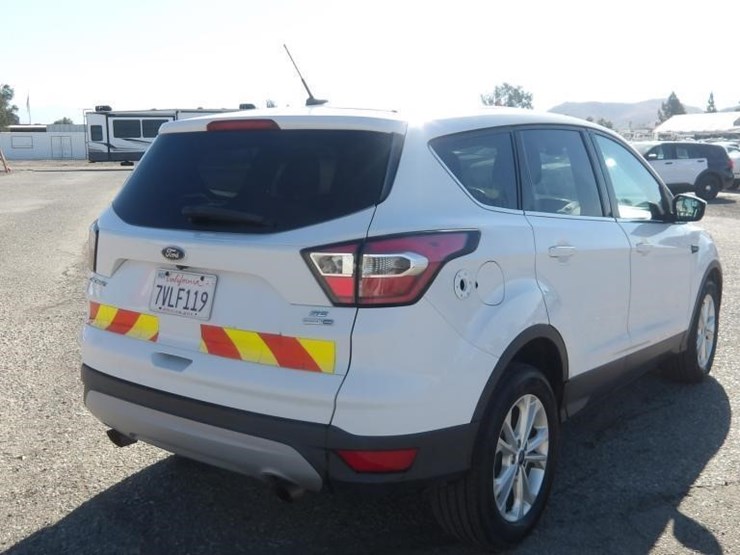 2017-ford-escape-image-3