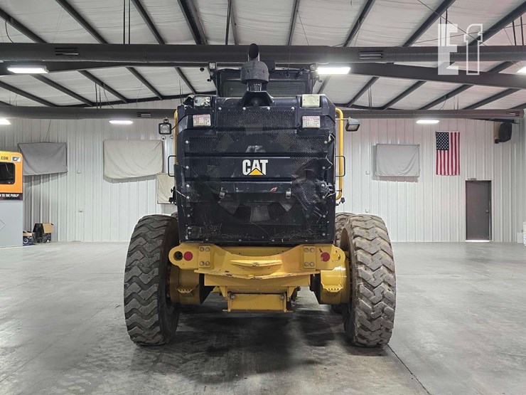 2013-caterpillar-12m2-image-8