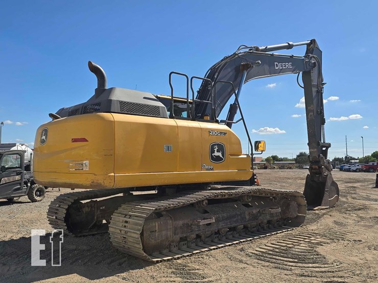 2022-deere-210g-lc-image-3